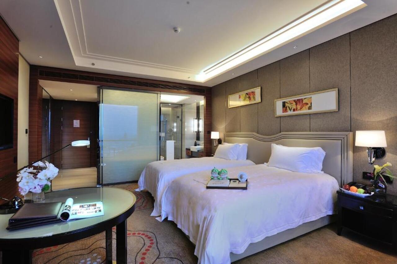 Dongguan Kande International Hotel-During The Canton Fair, Guests Can Enjoy Free Shuttle Buses To The Canton Fair Exhibition Hall Экстерьер фото
