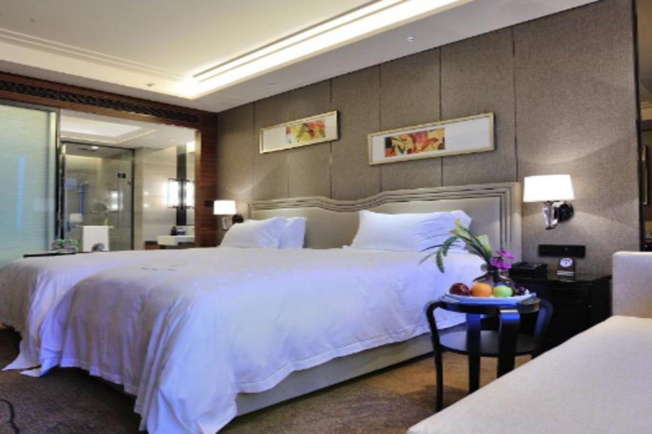 Dongguan Kande International Hotel-During The Canton Fair, Guests Can Enjoy Free Shuttle Buses To The Canton Fair Exhibition Hall Экстерьер фото
