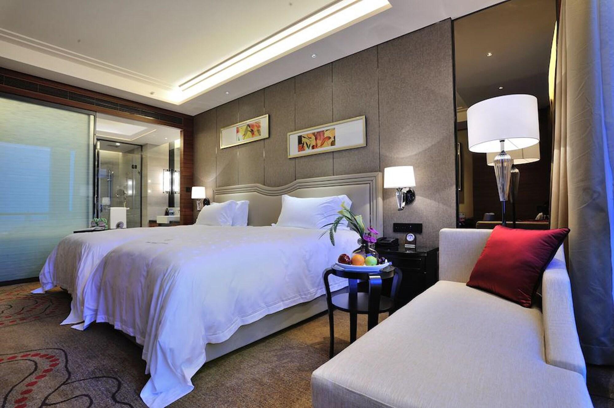 Dongguan Kande International Hotel-During The Canton Fair, Guests Can Enjoy Free Shuttle Buses To The Canton Fair Exhibition Hall Экстерьер фото