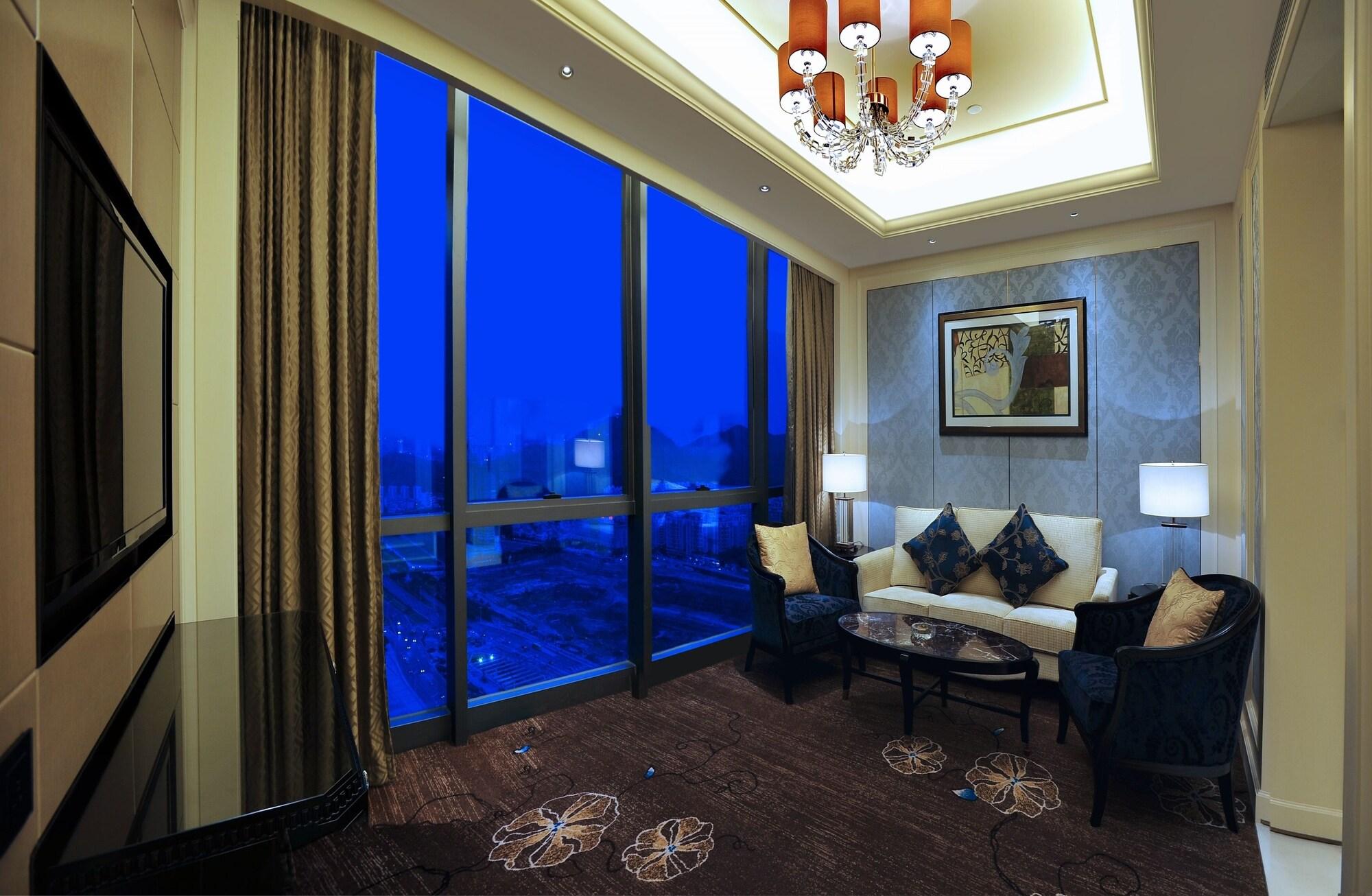 Dongguan Kande International Hotel-During The Canton Fair, Guests Can Enjoy Free Shuttle Buses To The Canton Fair Exhibition Hall Экстерьер фото